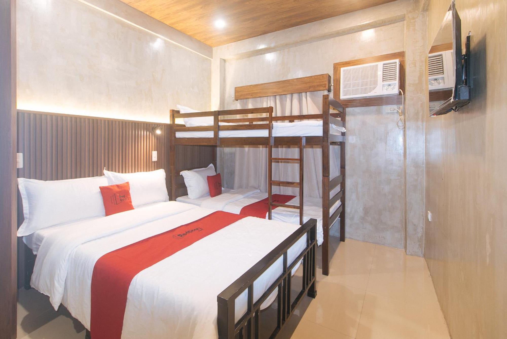 RedDoorz at MBB Room NAIA 2 Paranaque City Buitenkant foto