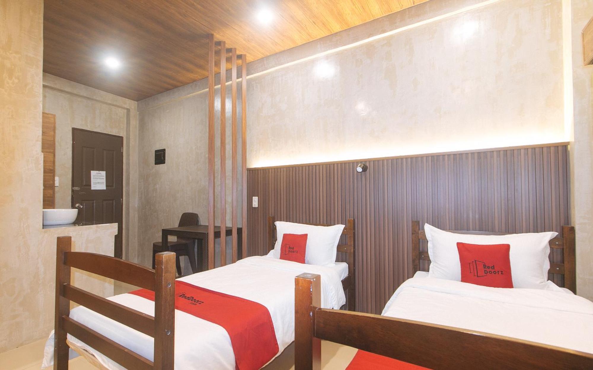 RedDoorz at MBB Room NAIA 2 Paranaque City Buitenkant foto