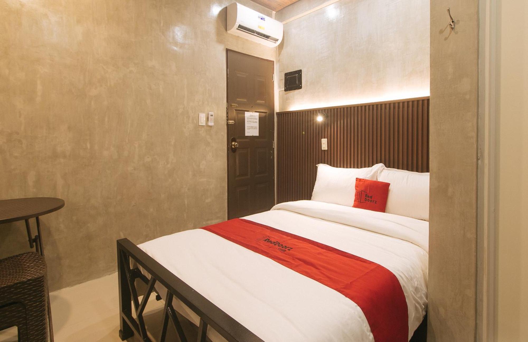 RedDoorz at MBB Room NAIA 2 Paranaque City Buitenkant foto
