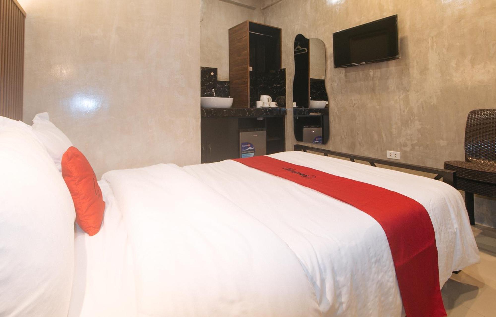 RedDoorz at MBB Room NAIA 2 Paranaque City Buitenkant foto